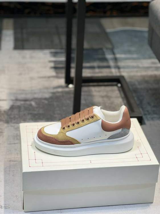 Picture of Alexander McQueen Shoes _SKUAlexanderMcQueensz35-44hnm0105236